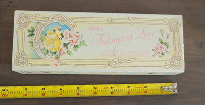 Vtg. Avon Tidings of Love Hostess fragranced Soaps