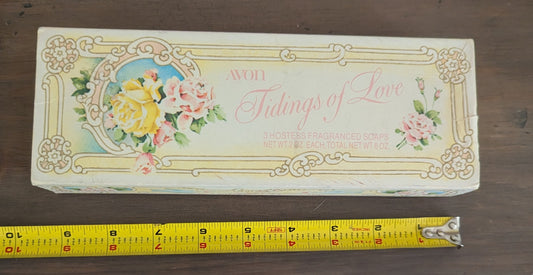Vtg. Avon Tidings of Love Hostess fragranced Soaps
