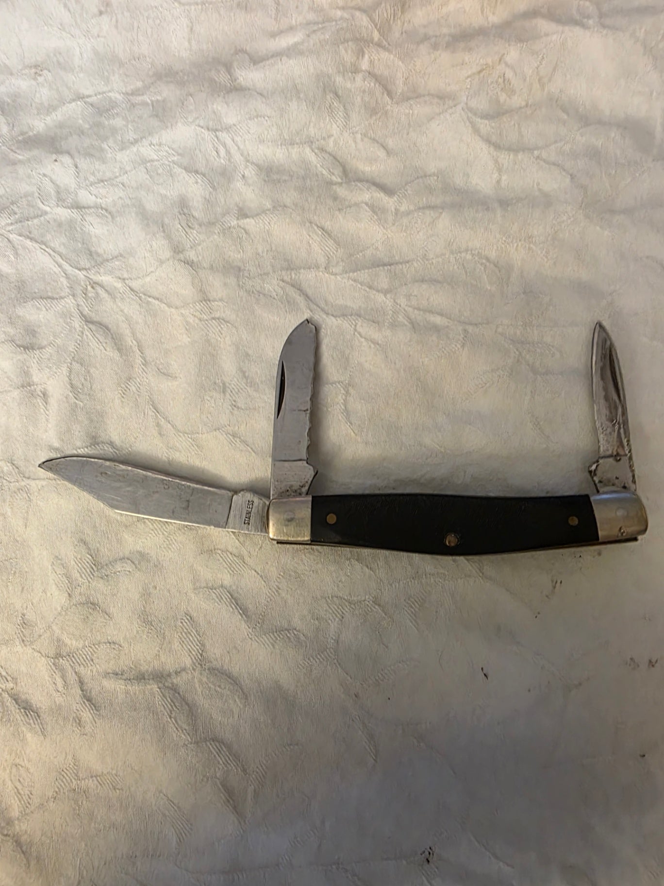 CAMILLUS, 3 BLADE POCKET KNIFE.