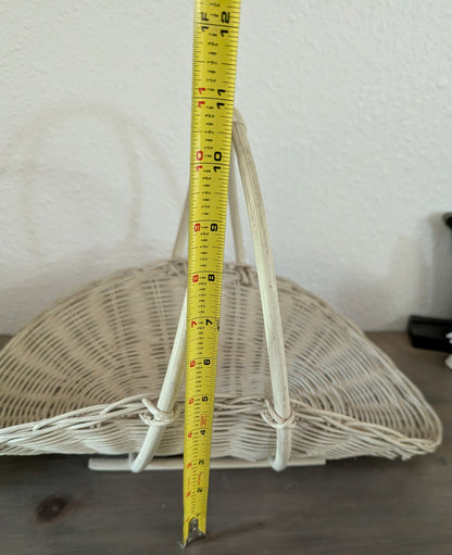 Vtg. Gathering basket Wicker-Rattan 