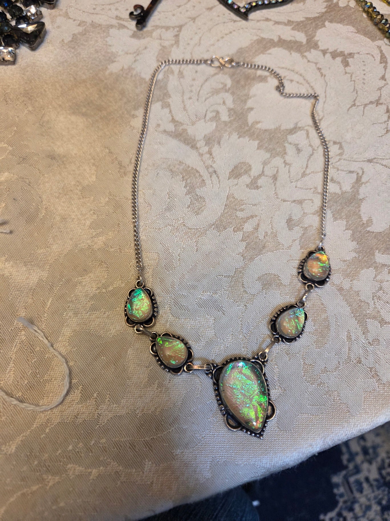 TEARDROP NECKLSCE