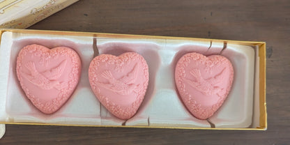 Vtg. Avon Tidings of Love Hostess fragranced Soaps