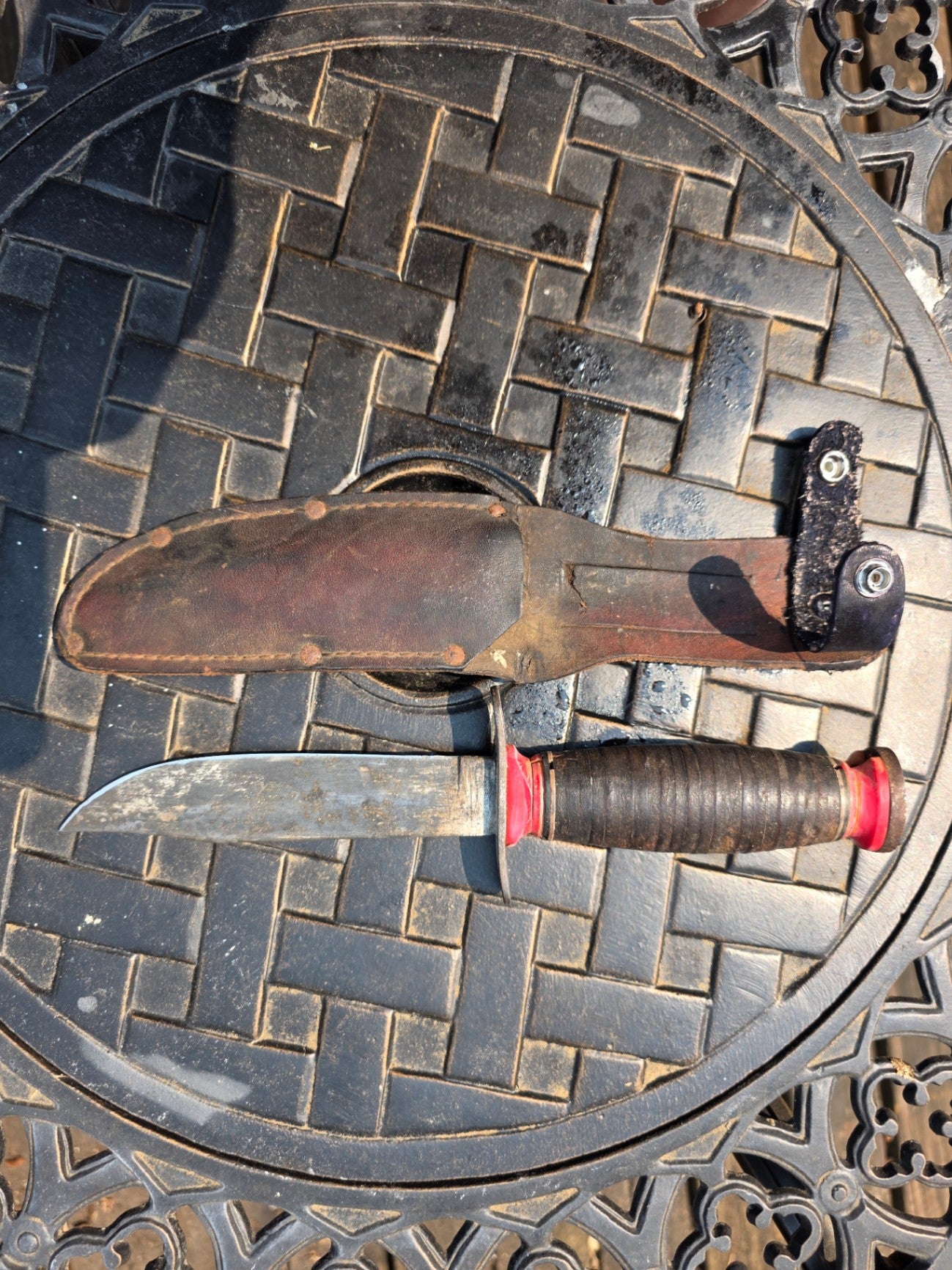 VINTAGE SCHRADE WALDEN BOWIE KNIFE.