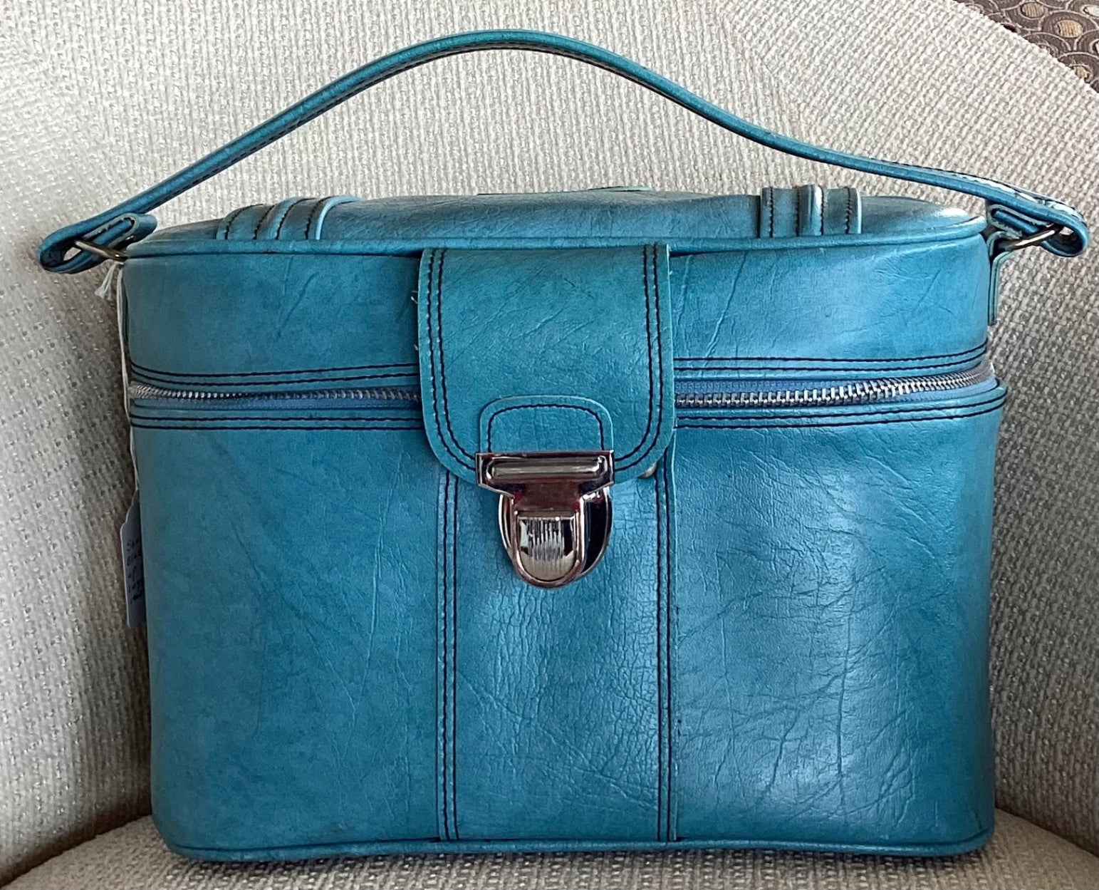 Vtg. Samsonite turquoise leather make up case