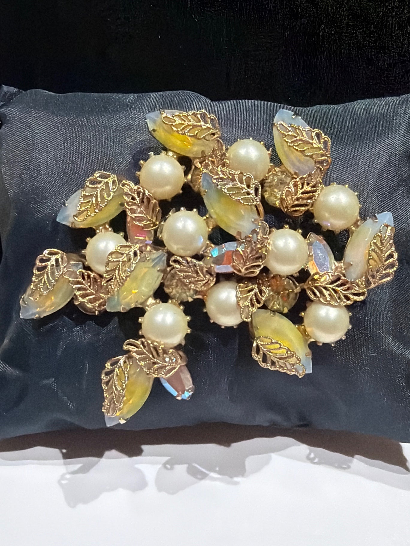 Vtg Kramer of NY brooch
