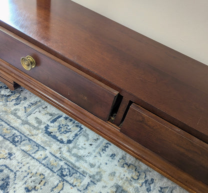 Beautiful Broyhill (vintage) Entryway Table