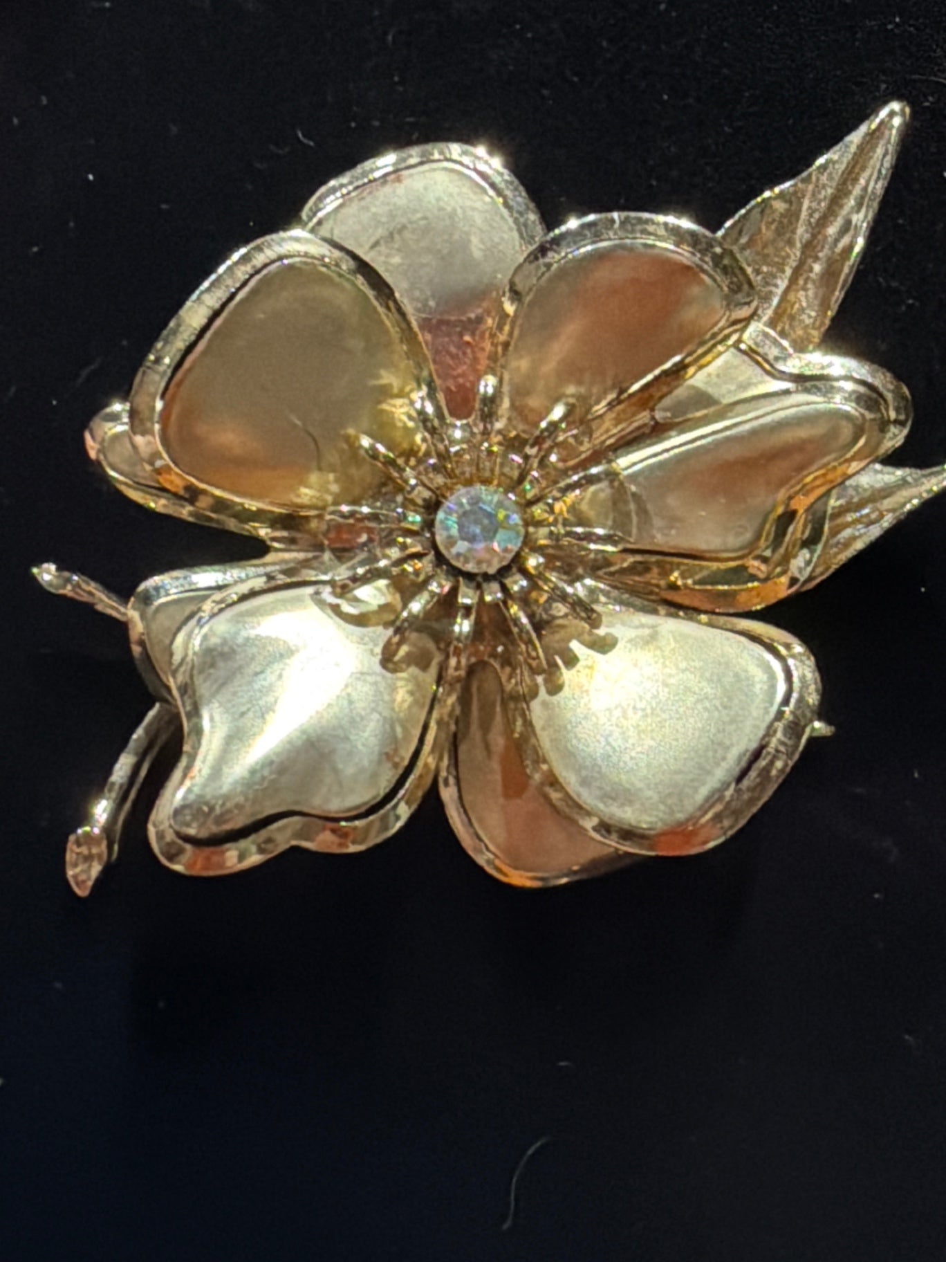 Vintage gold tone magnolia brooch