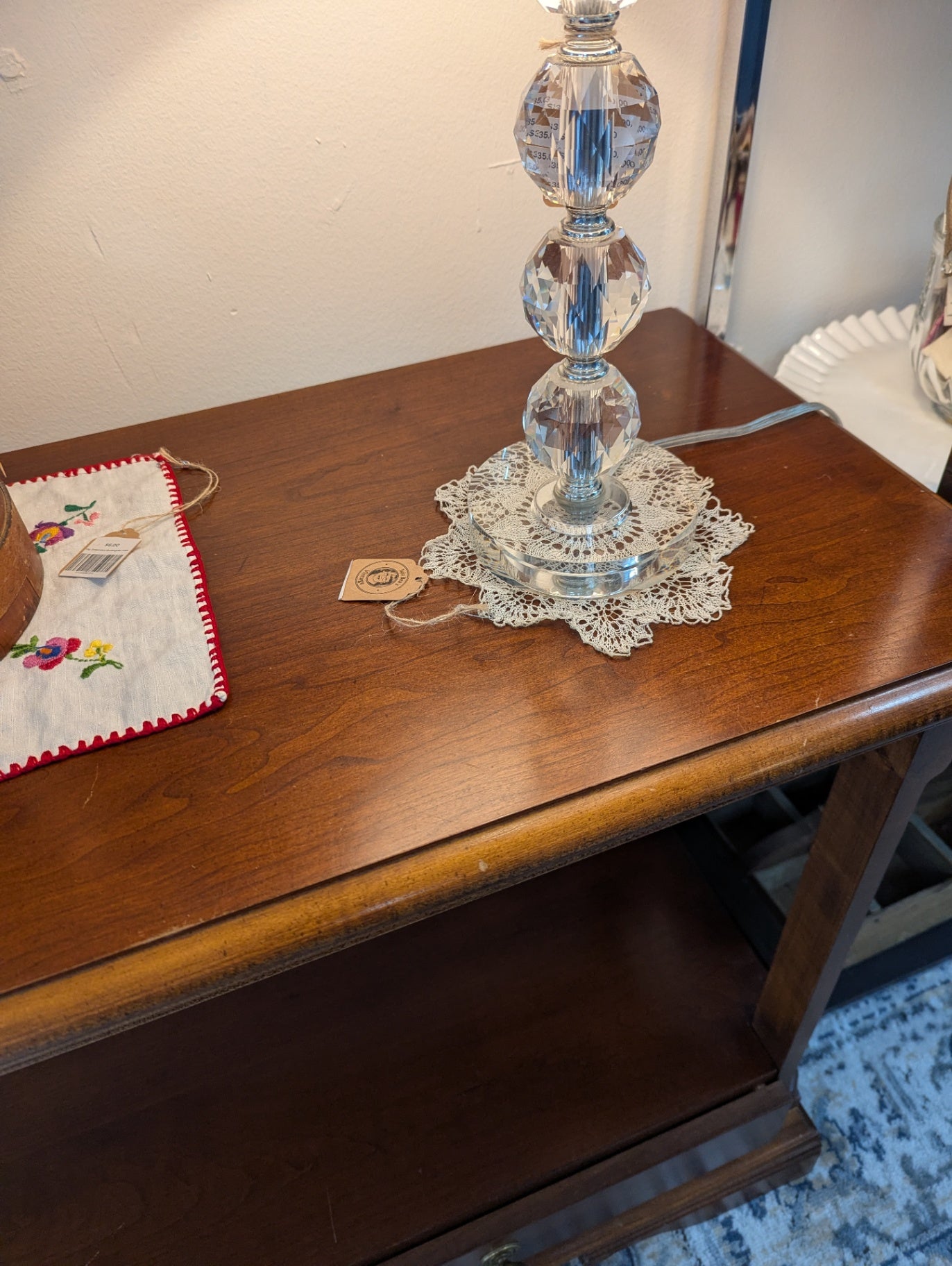 Beautiful Broyhill (vintage) Entryway Table