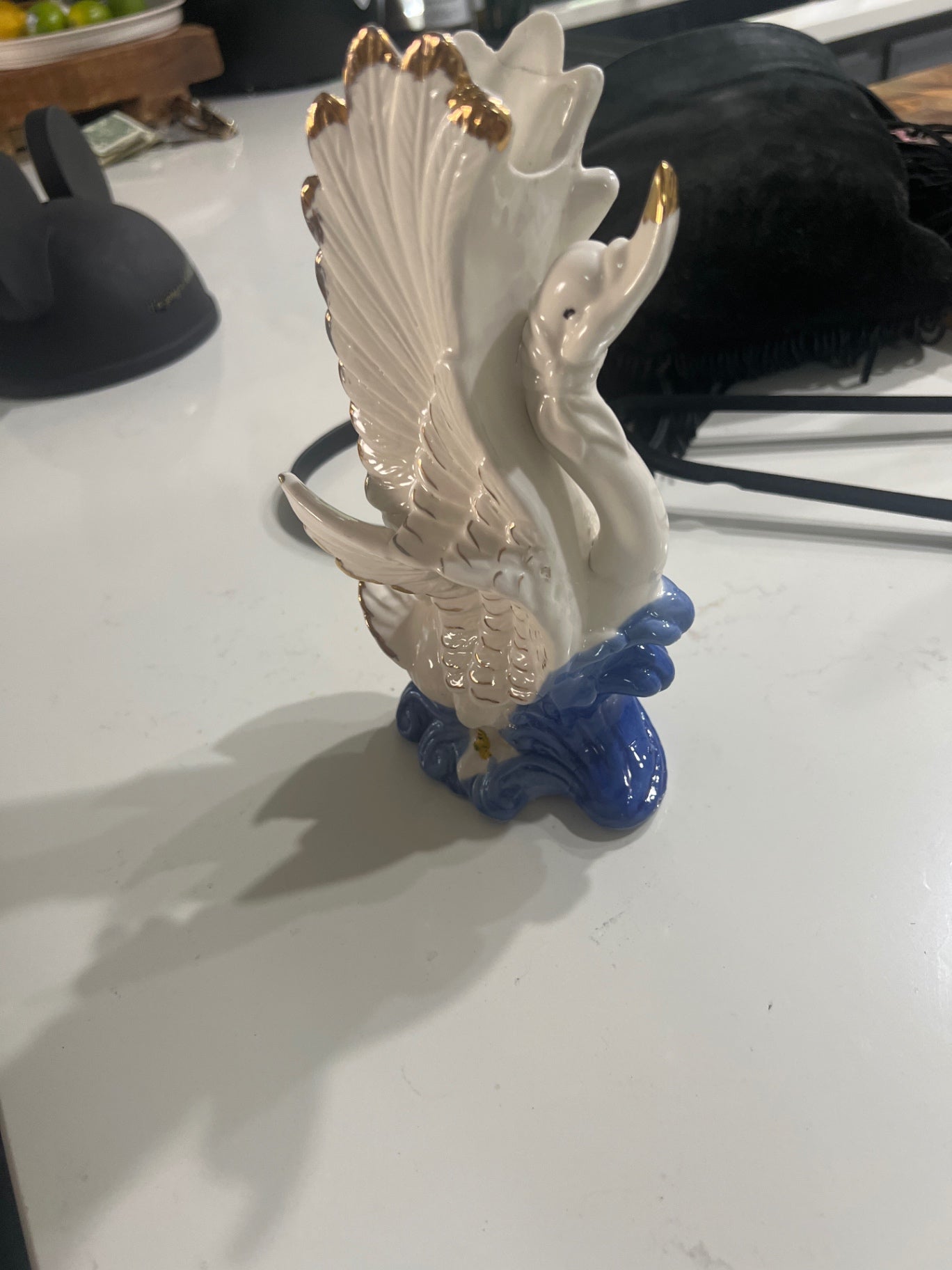 Ceramic swan vase 