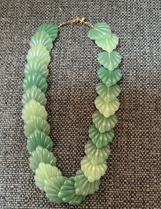 VTG. Lucite Statement Necklace