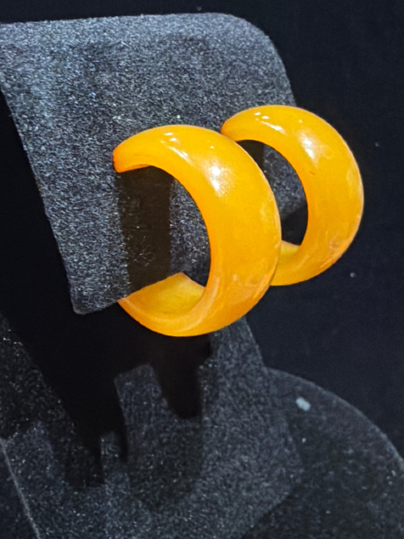 Vtg Butterscotch Bakelite Earrings Clip-On