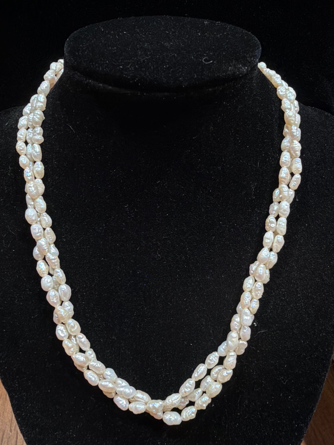 Vtg 3-strand seed pearl necklace 16”