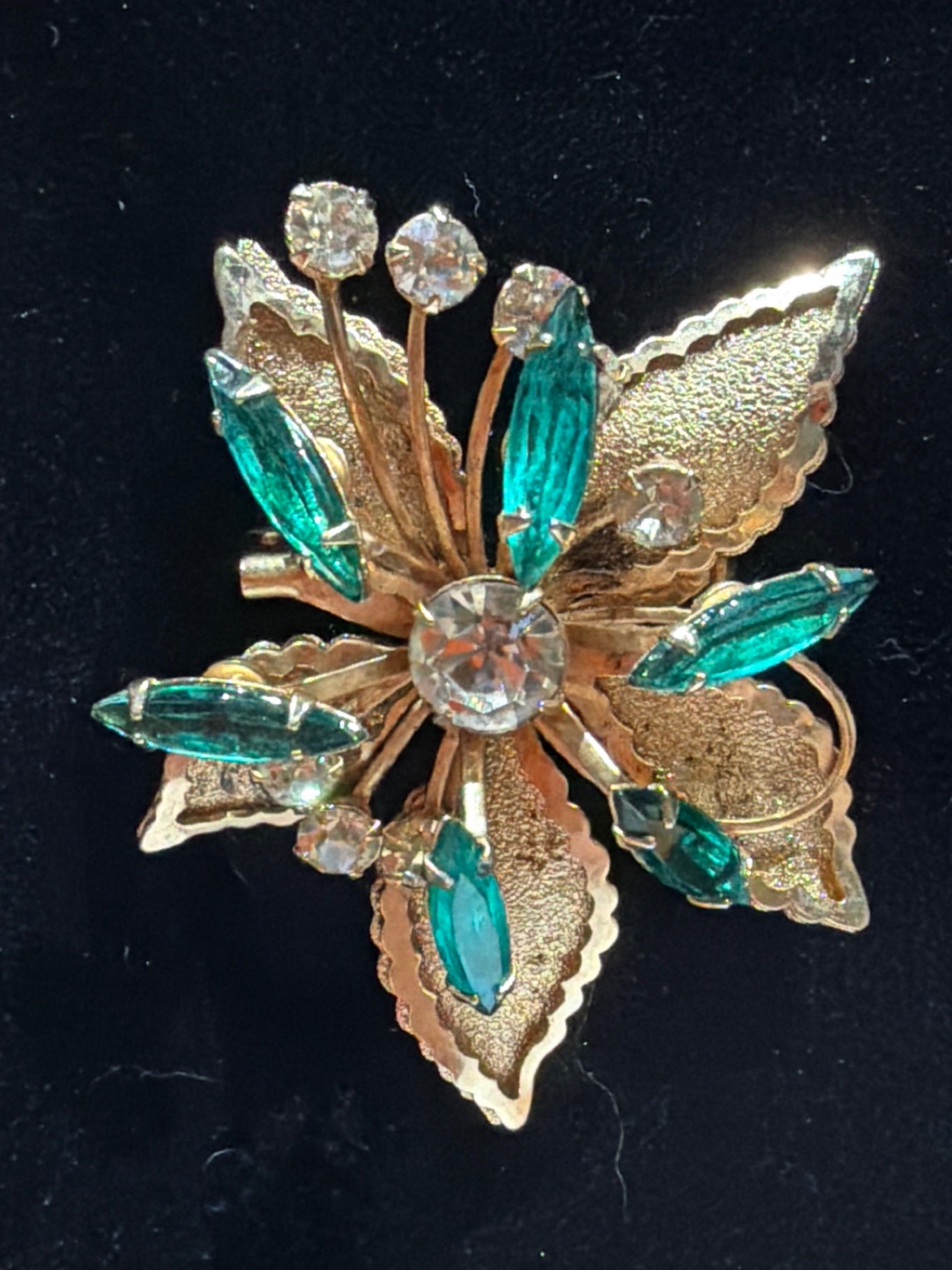 Vtg Green and clear rhinestone lily flower brooch