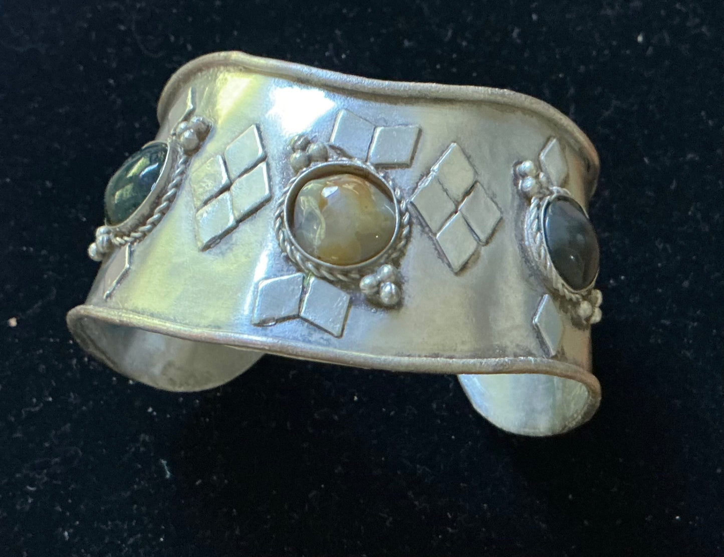 CUFF BRACELET