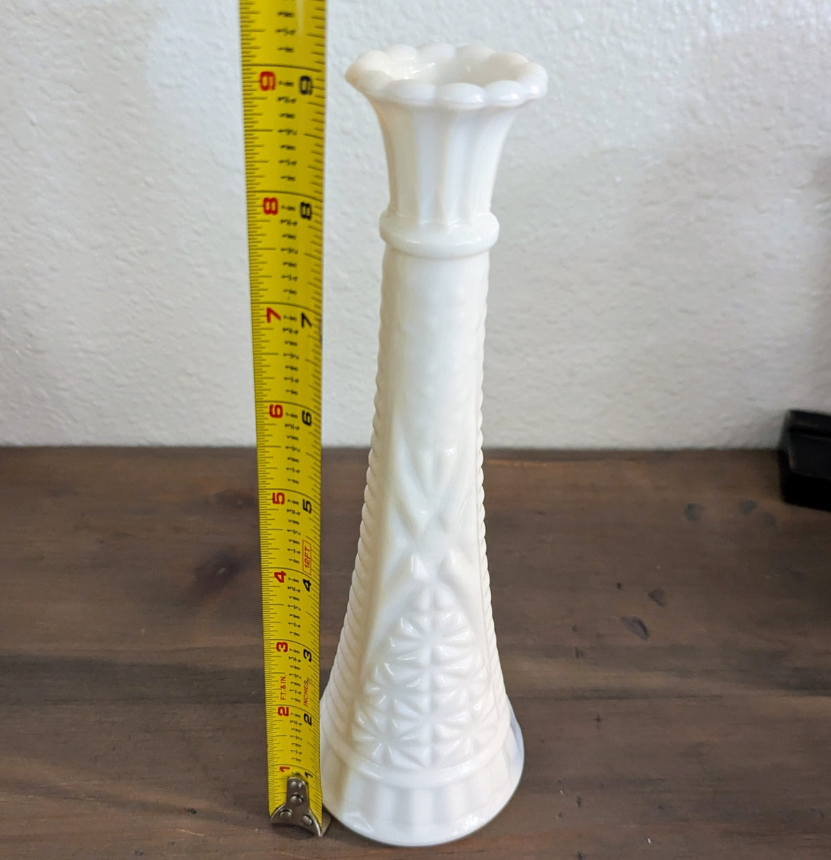 Vtg. Anchor Hocking Star & Bars Milk Glass Vase 