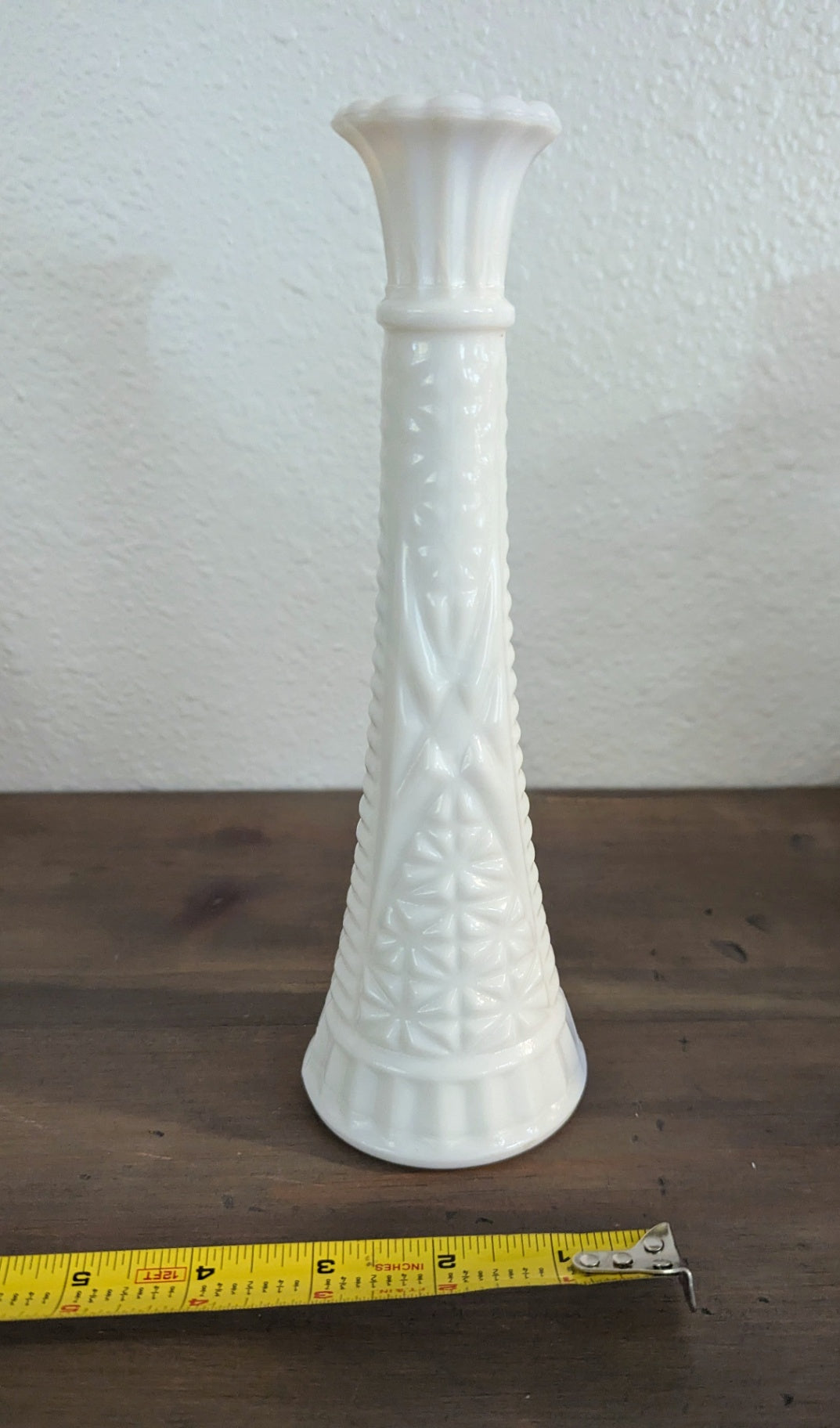 Vtg. Anchor Hocking Star & Bars Milk Glass Vase 