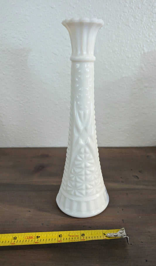 Vtg. Anchor Hocking Star & Bars Milk Glass Vase 