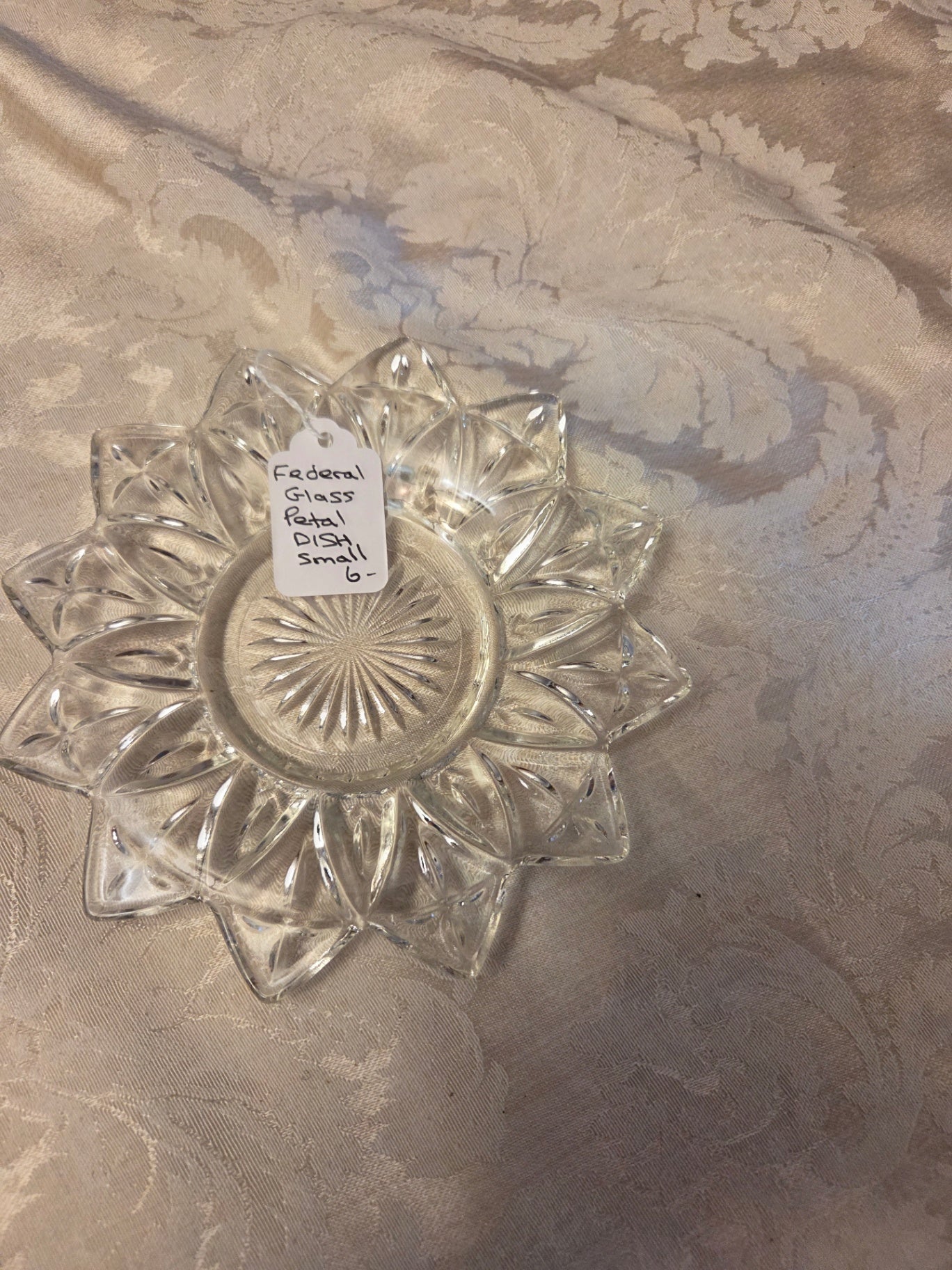 Federal petal dish