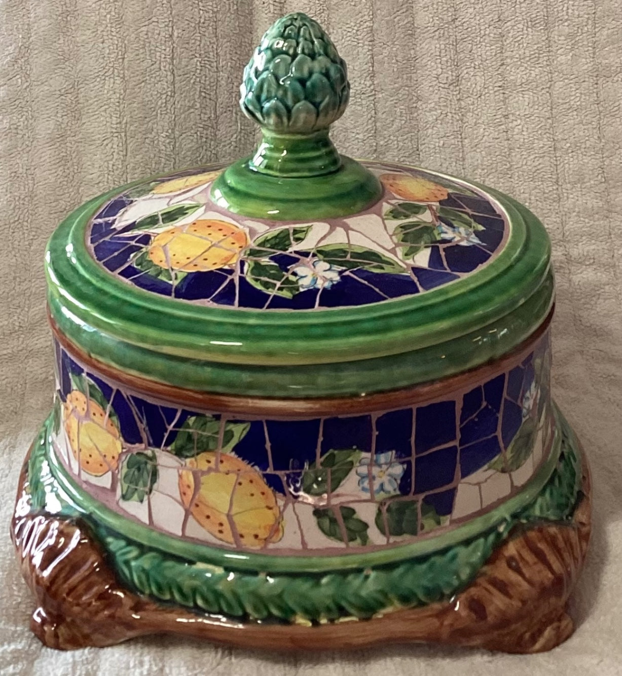  Covered Decorative Ceramic Bowl