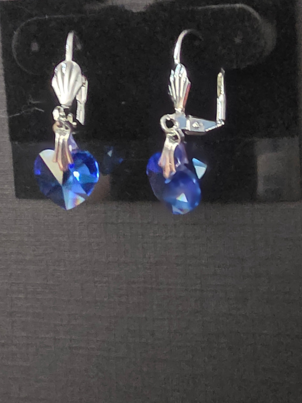 11E dark blue crystal hearts