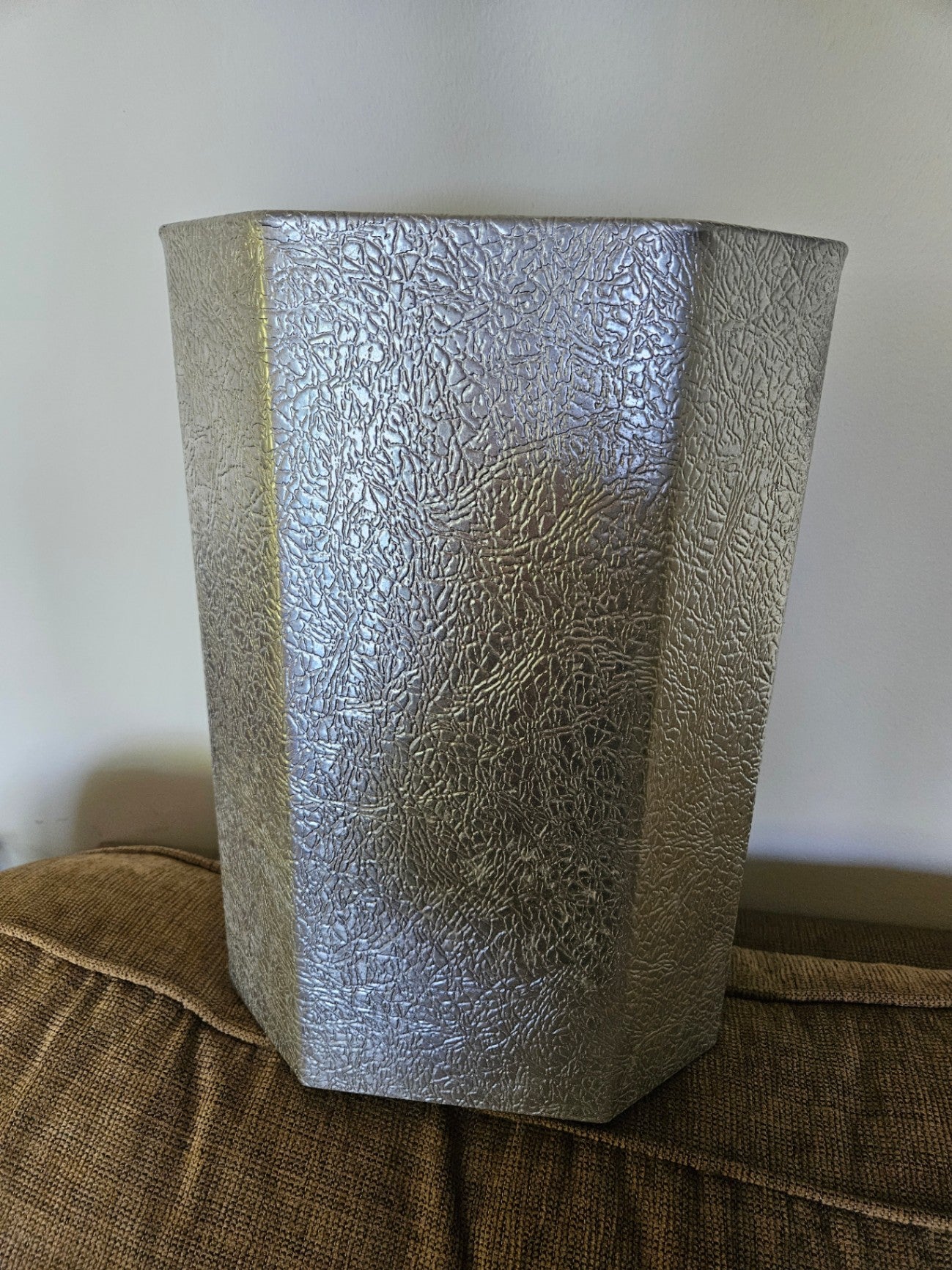 Vintage hexagonal alunimum wastebasket
