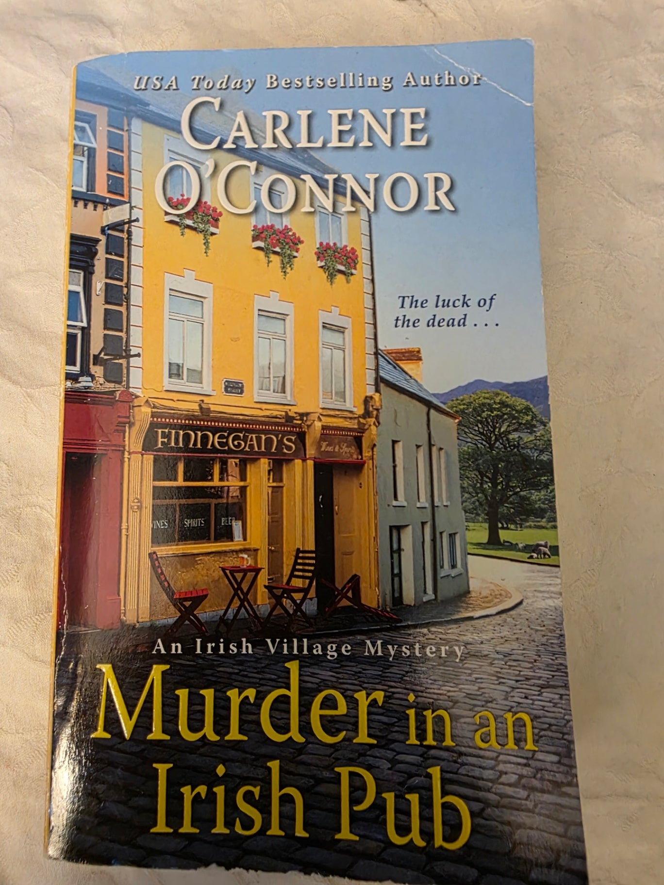 MURDER IN AN IRISH PUB