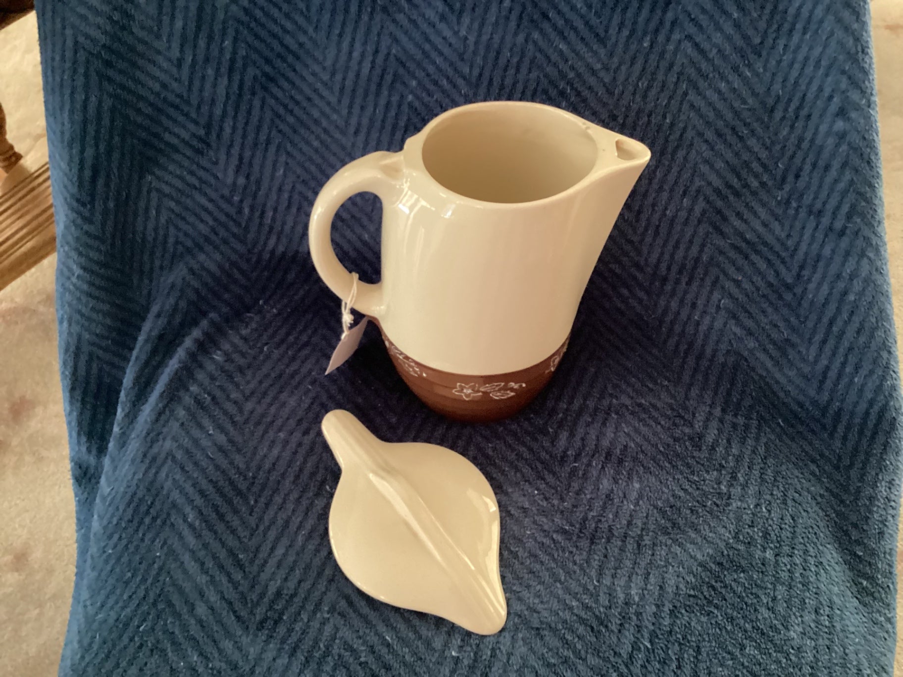 Vintage Oxford pottery with lid