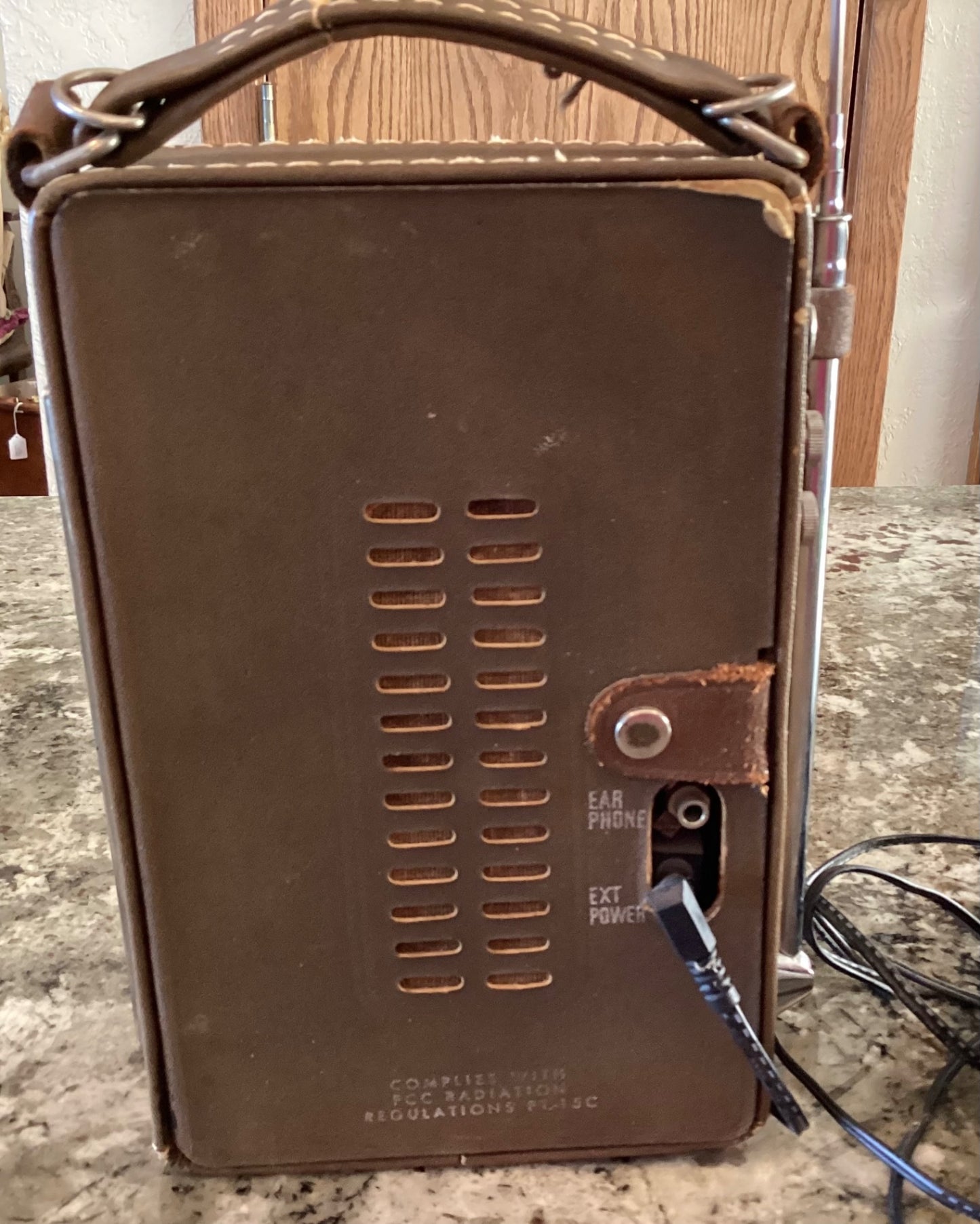 Vtg radio