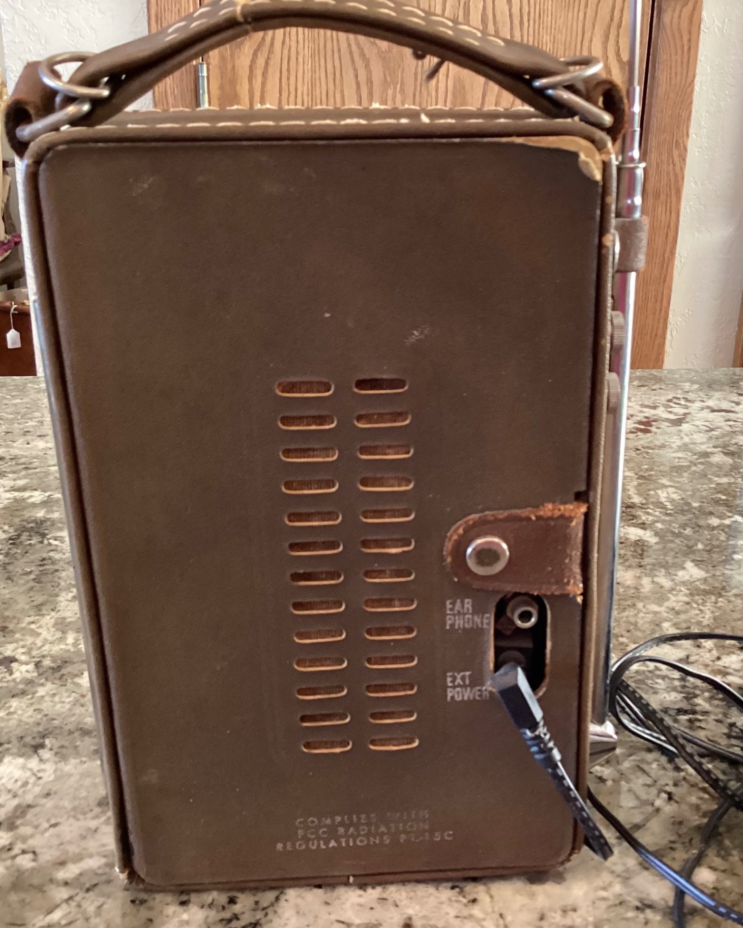 Vtg radio