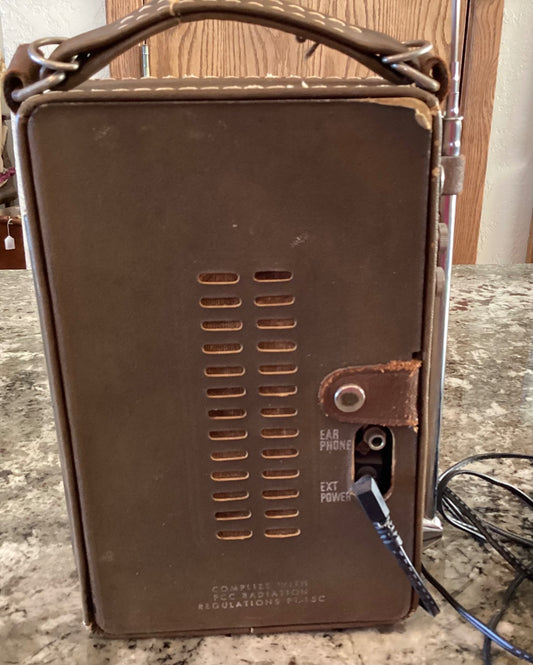 Vtg radio