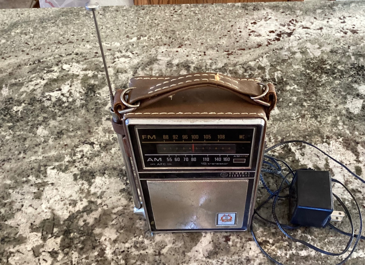 Vtg radio