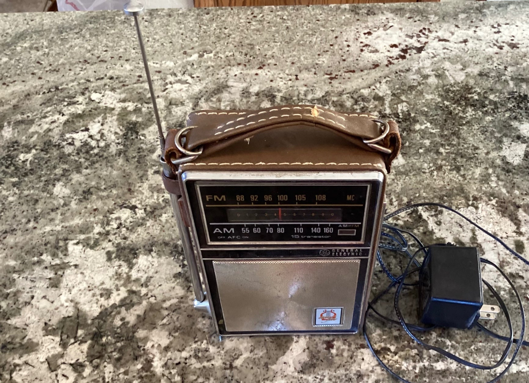 Vtg radio