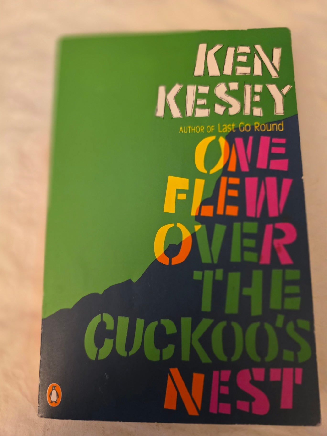ONE FLEW OVER THE CUCKOO'S NEST. U