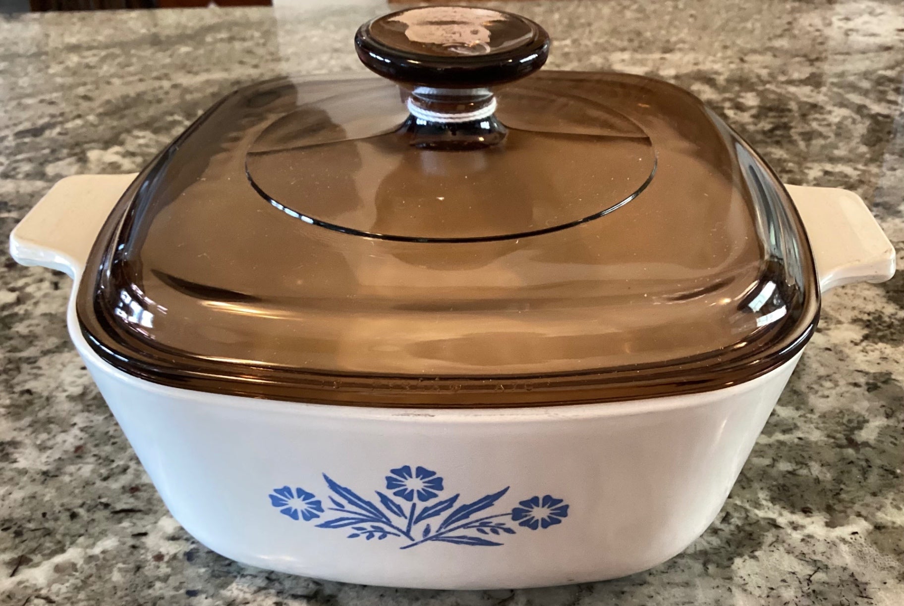 Vtg Corning ware dish and lid 