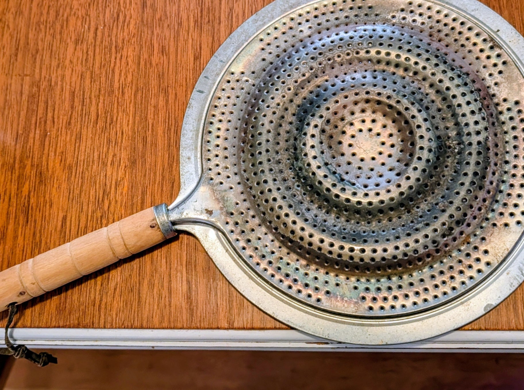 Vintage Kitchen Splatter Screen