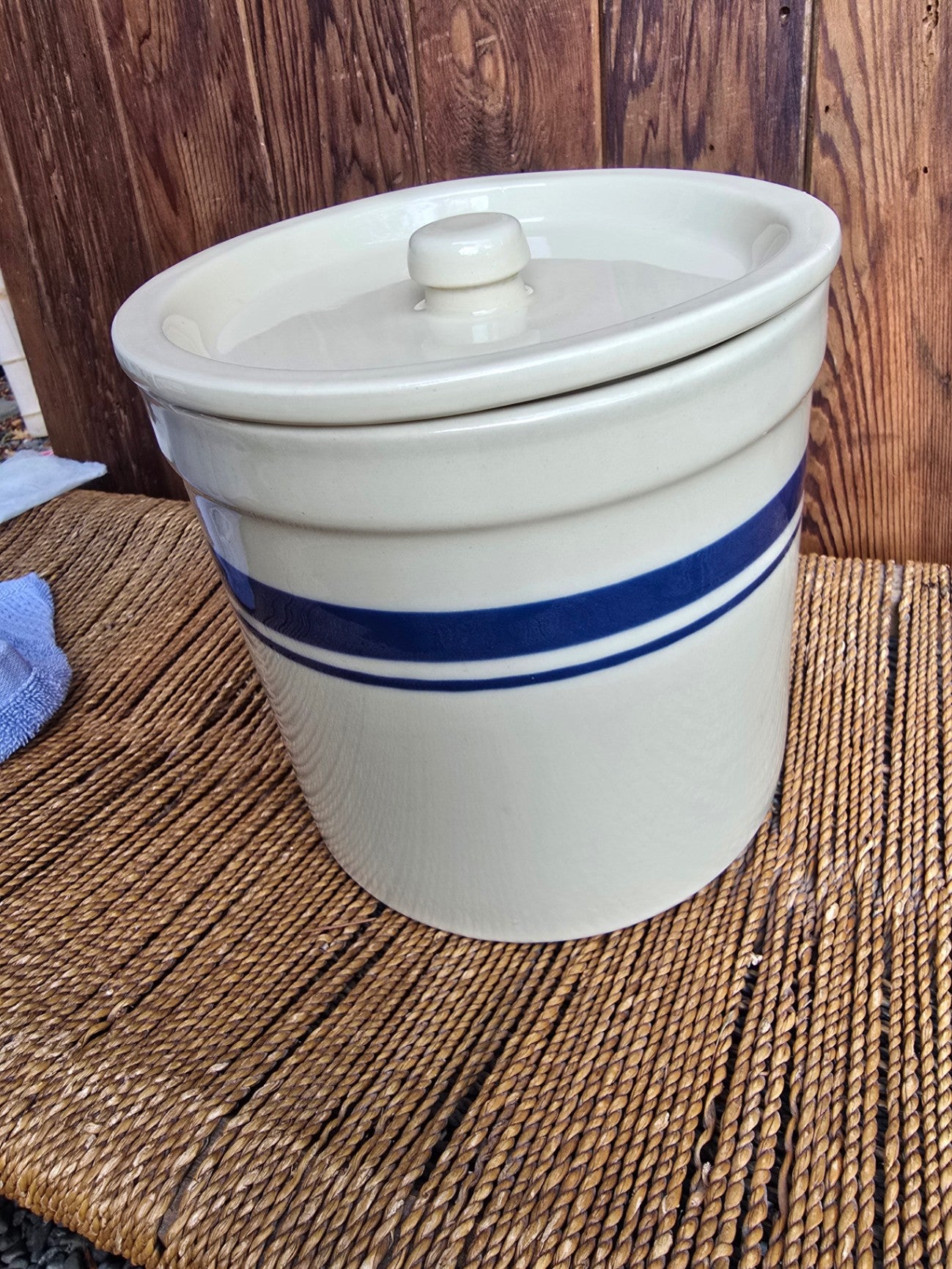 Roseville canister with lid