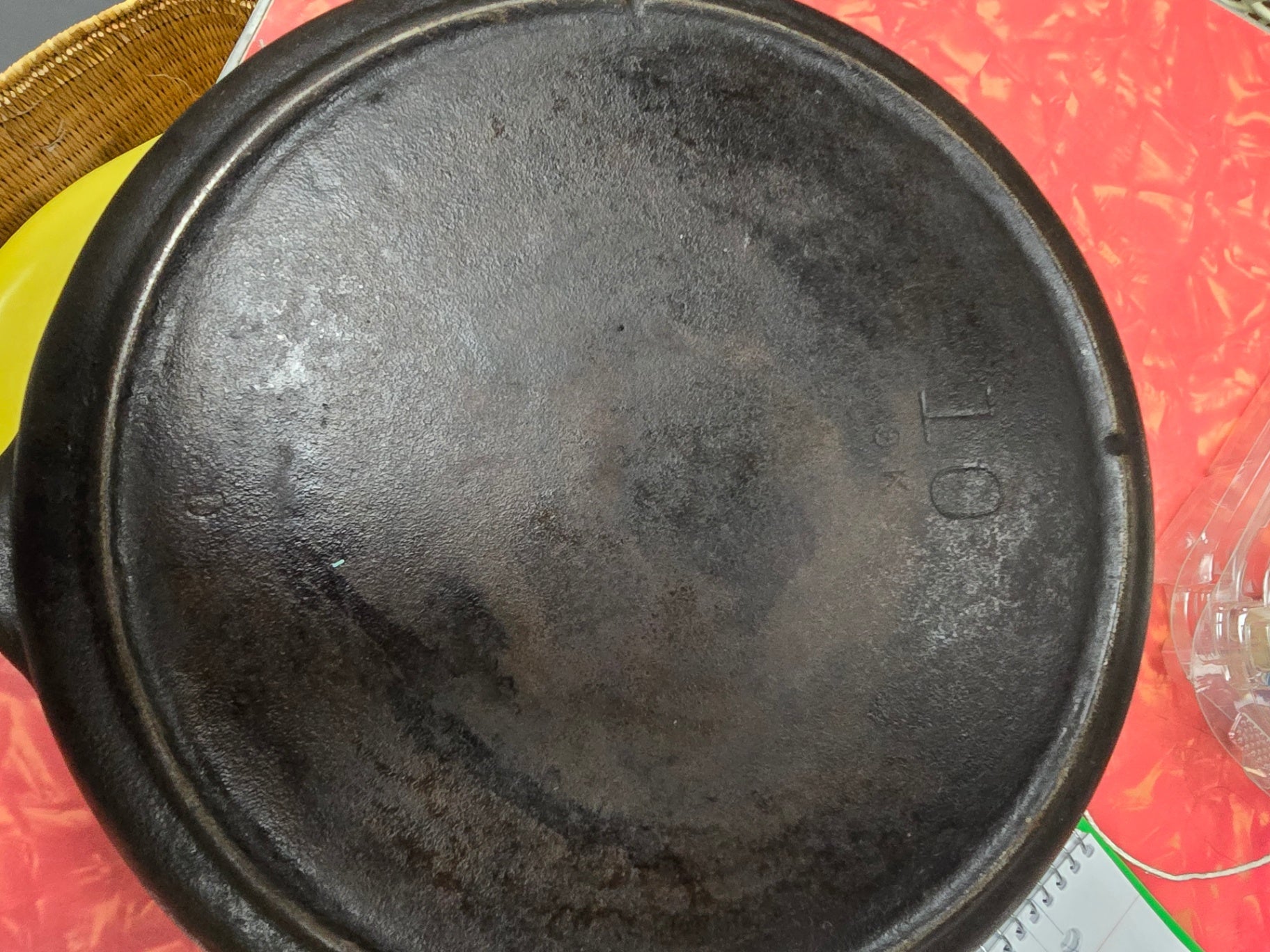 Cast iron pan 10"