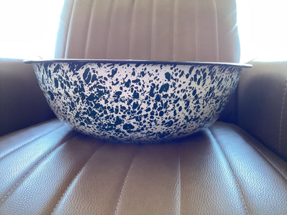 Speckled enamel tub