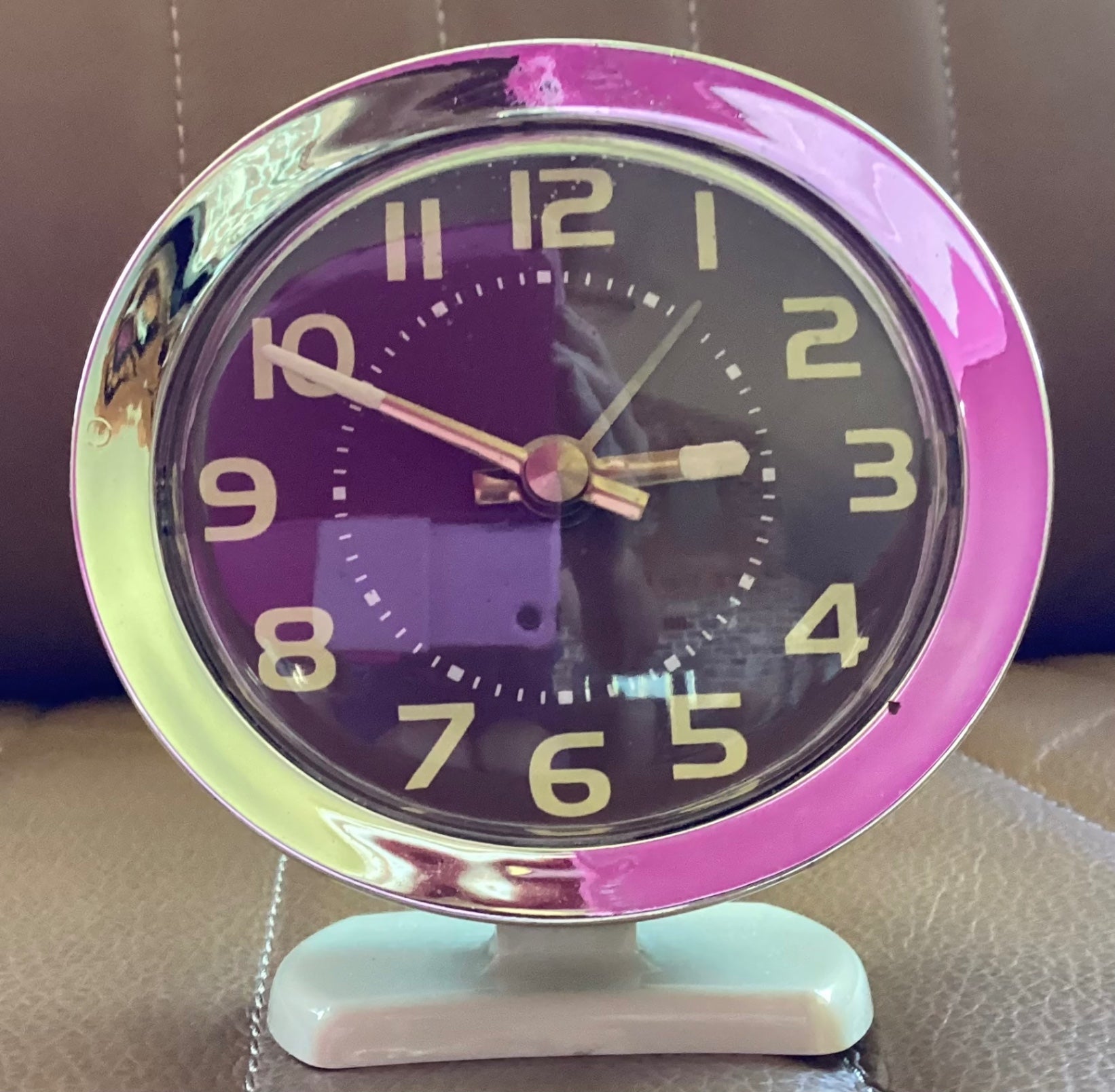 VTG looking wind up alarm clock 