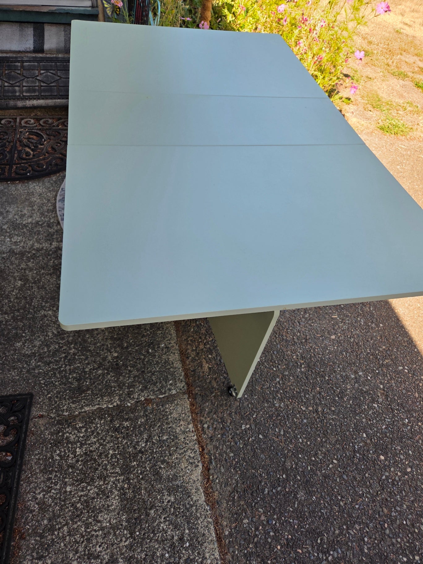Drop leaf multifunction table