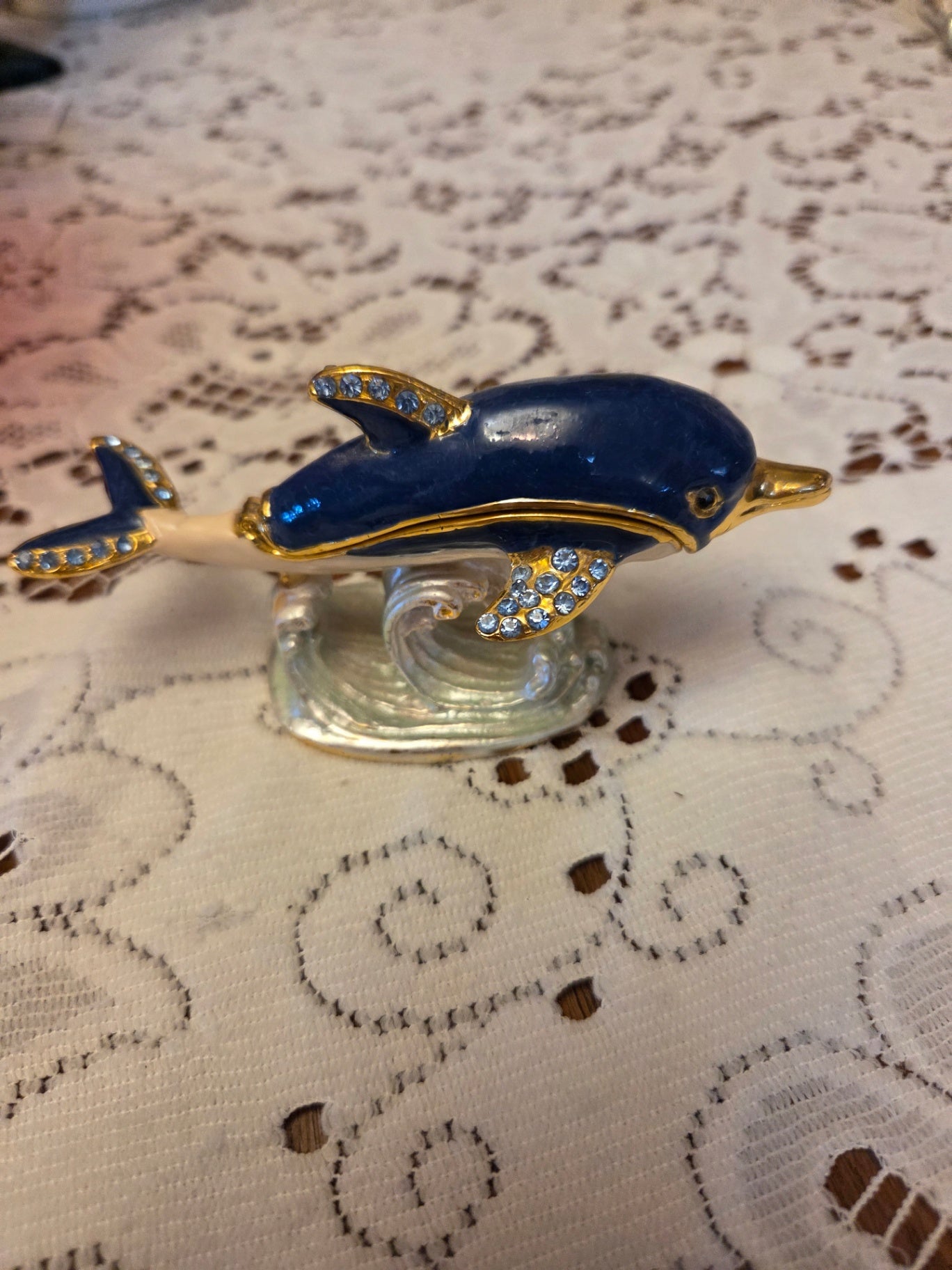 Bejeweled trinket box