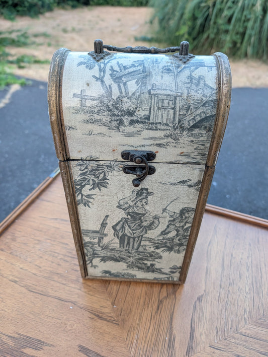 Vintage Decorative Wine Bottle Holder