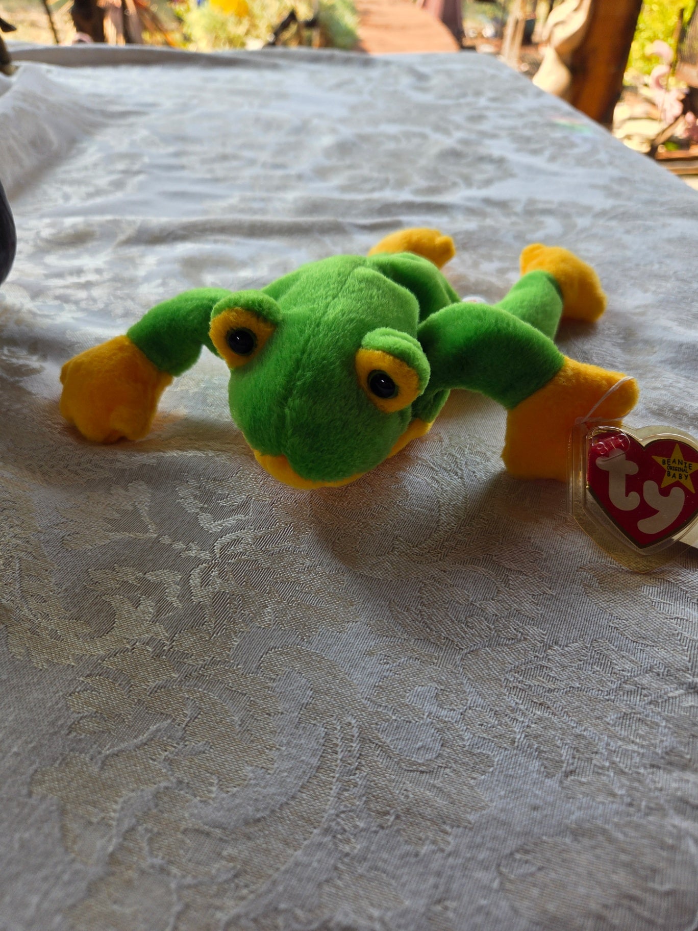 SMOOCHIE frog Beanie