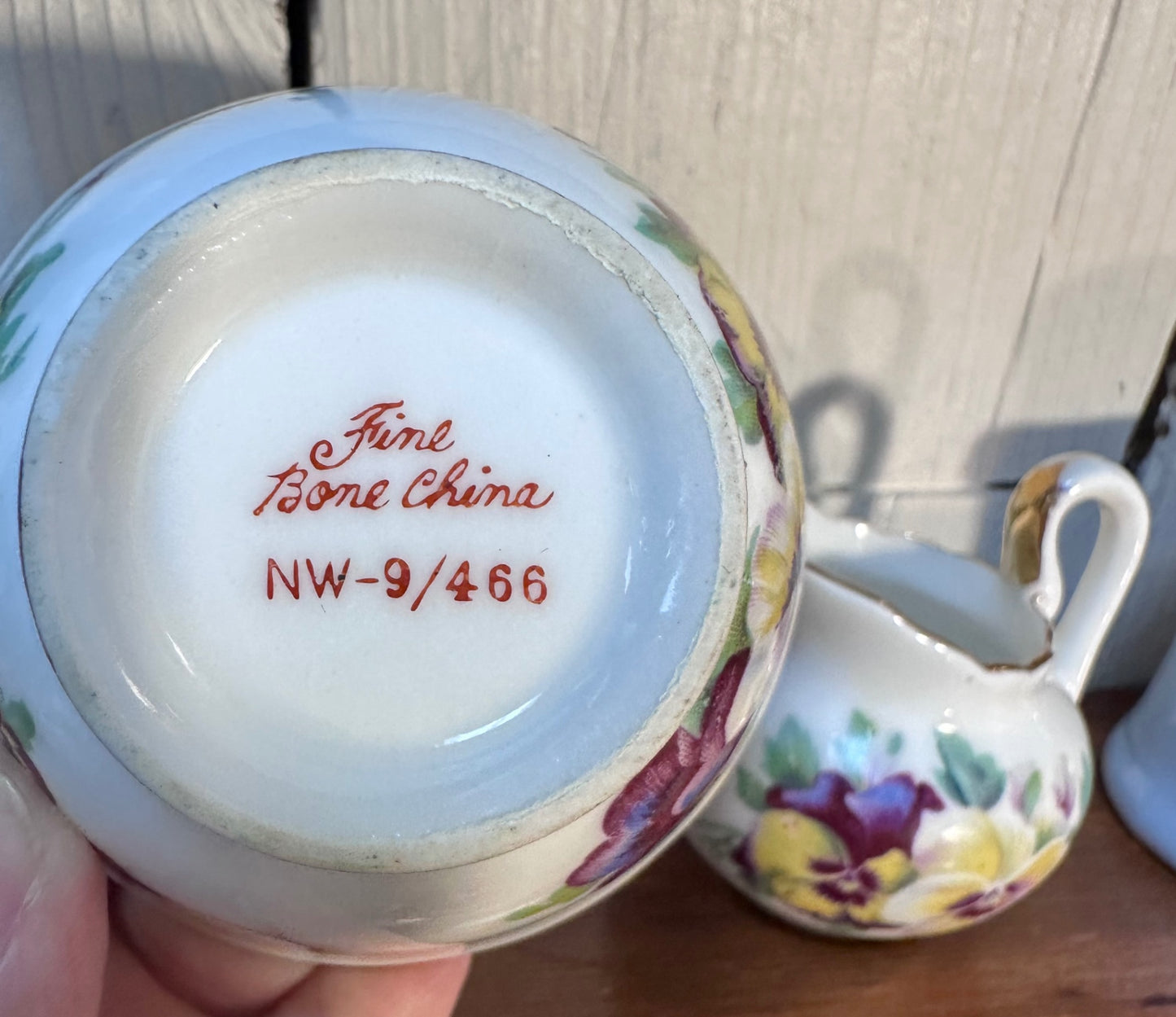 Little cream and sugar set