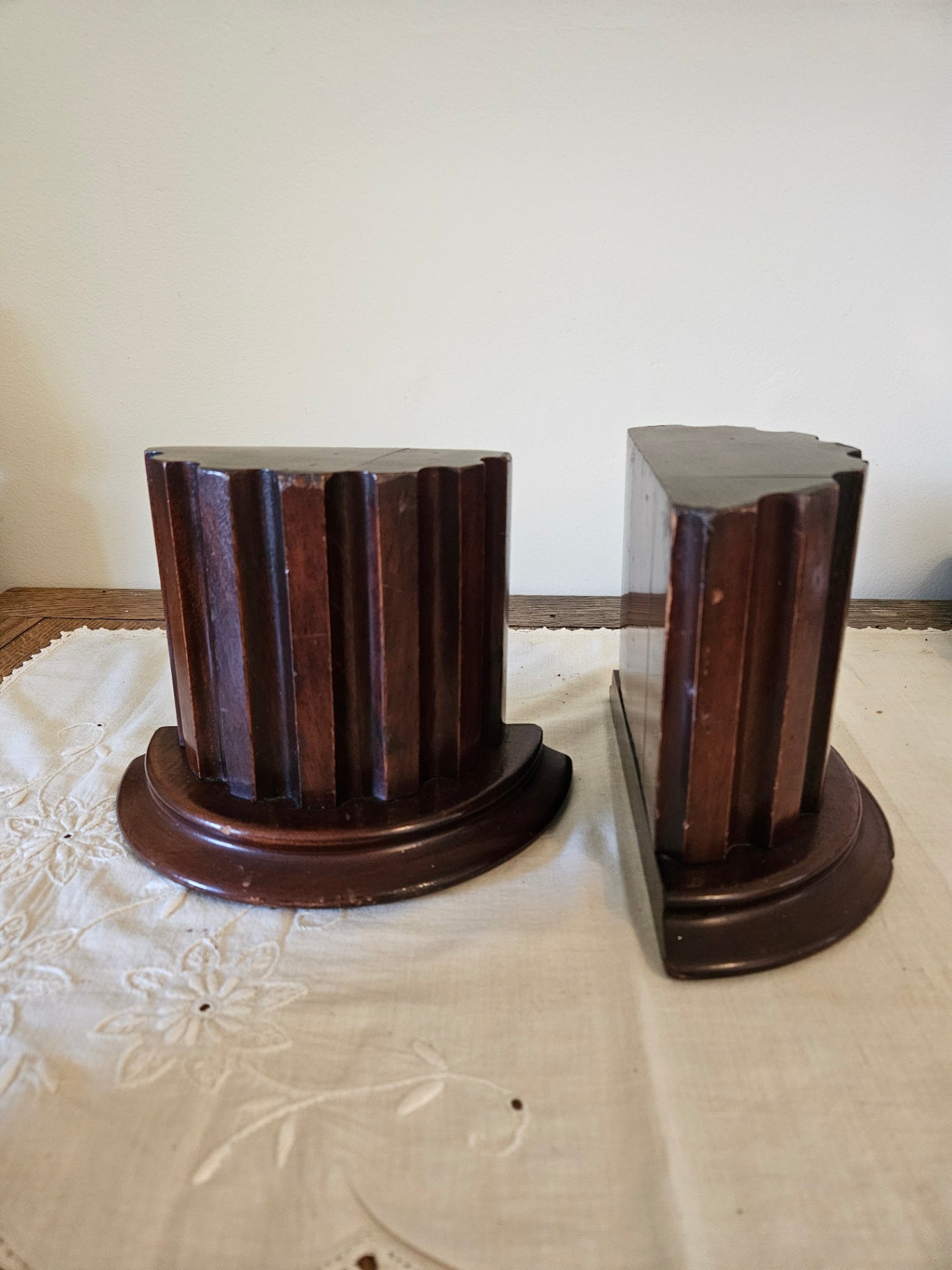 Vint mahogany bookend set columnar style