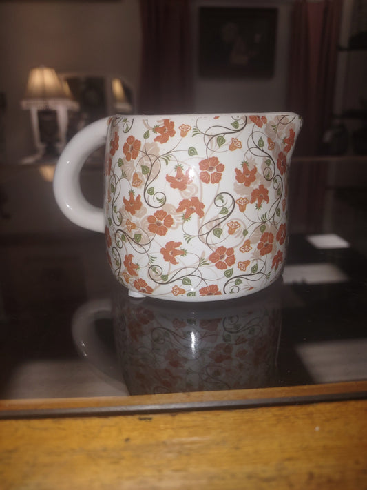 Small  cream pitcher flowers