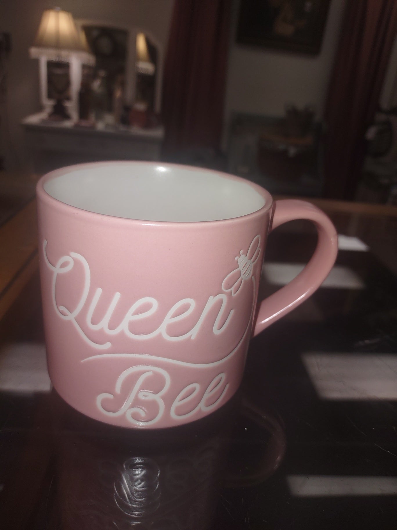 Mug pink queen bee