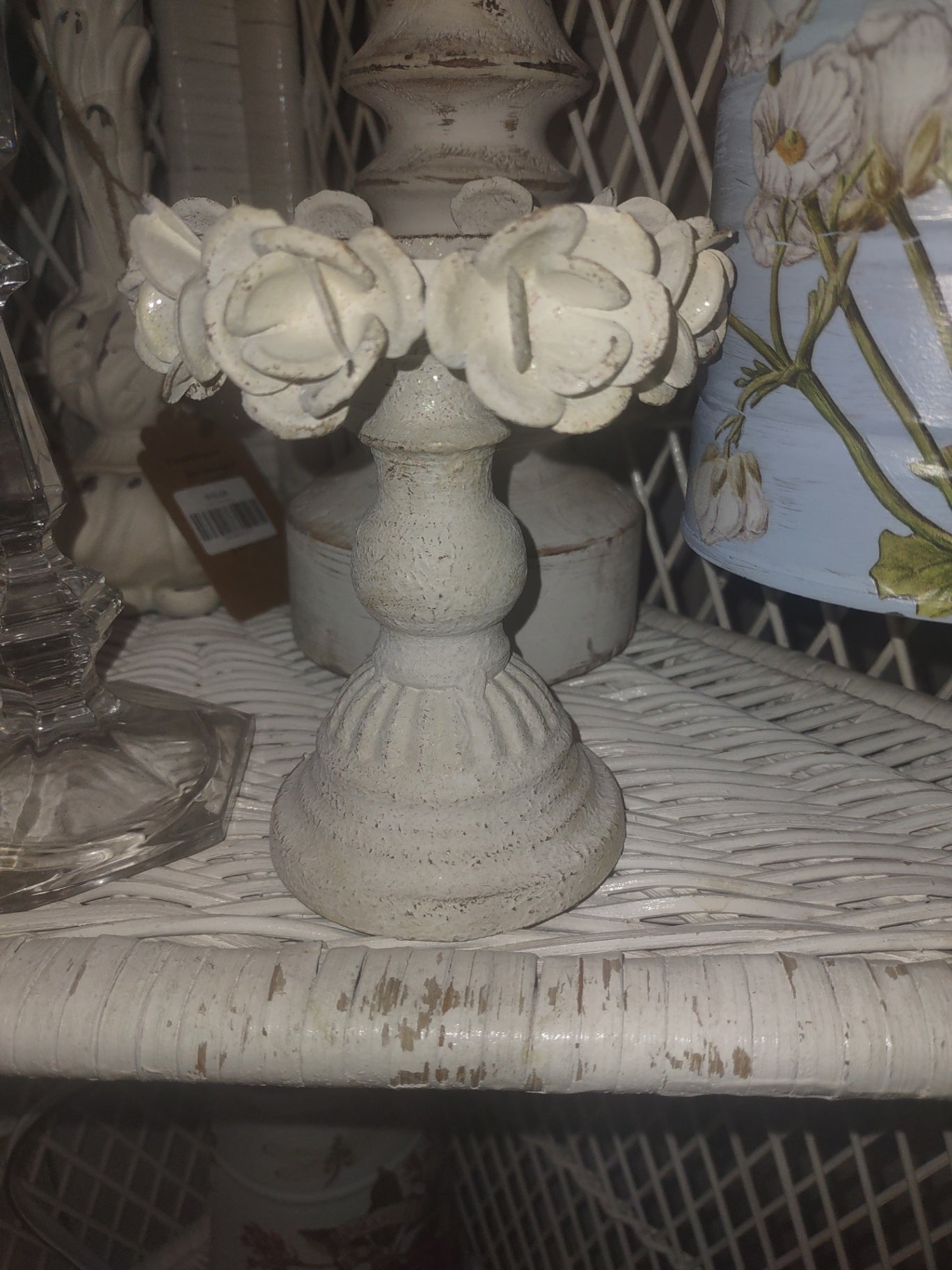 Candle holder flower white