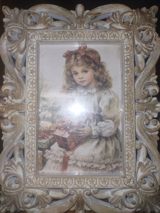 Frame Victoria girl
