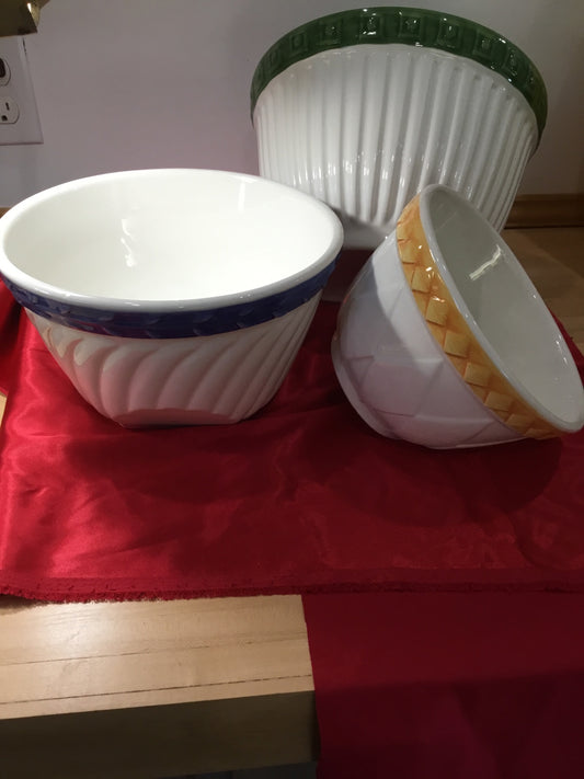  Set of 3, CIC Italian, tilted, nesting mixing bowls